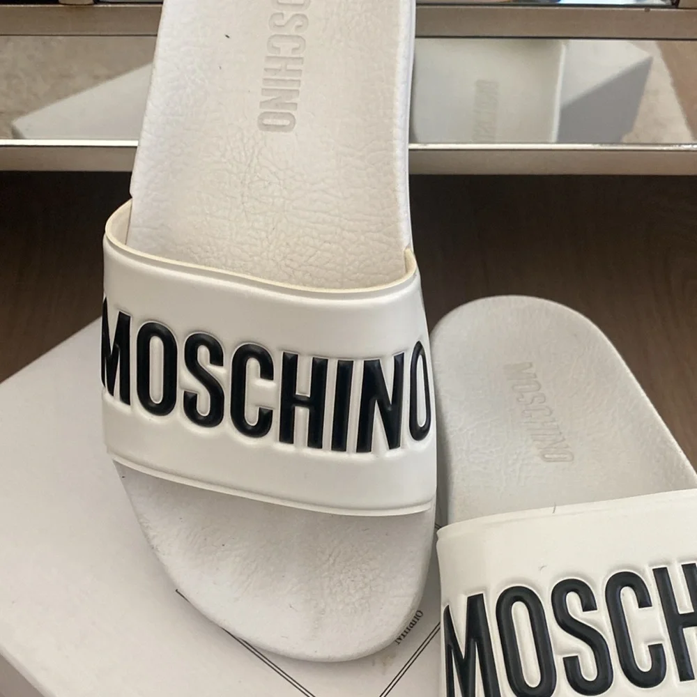 Moschino slides - Picture 2 of 5